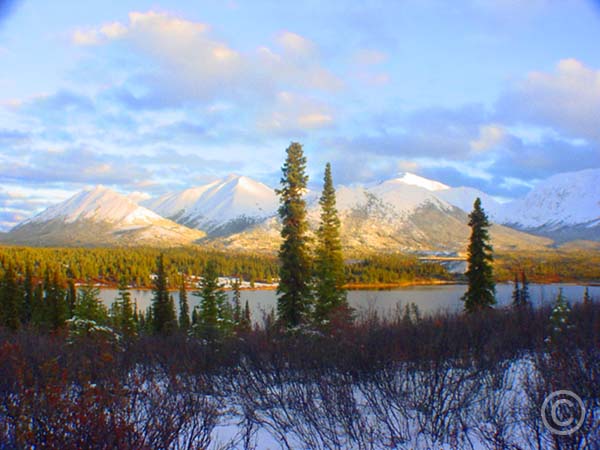Canadian-Yukon---mountains-lake